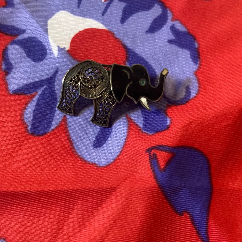 Vintage Topazio Portugal elephant pin